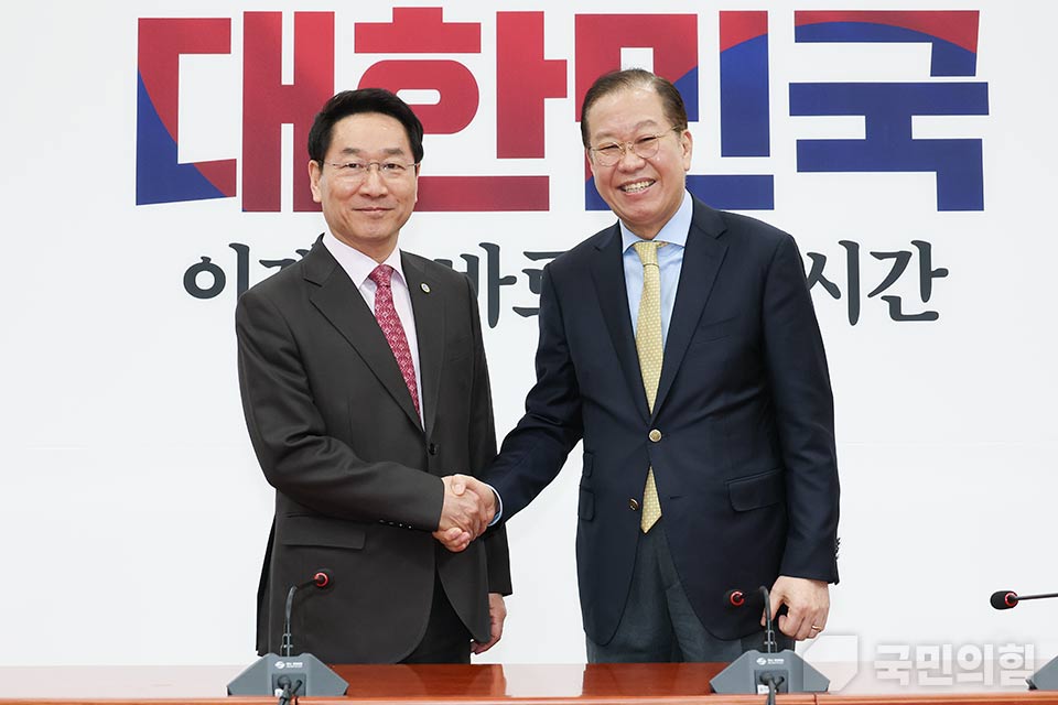 제목 노출 영역입니다 이미지