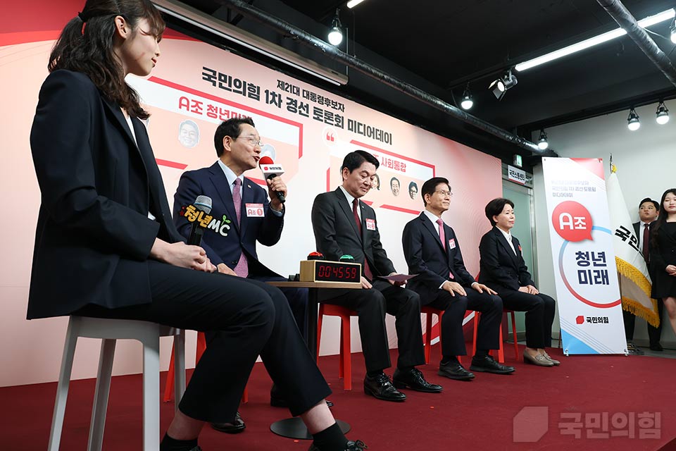 제목 노출 영역입니다 이미지