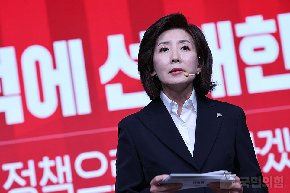 제목 노출 영역입니다 이미지