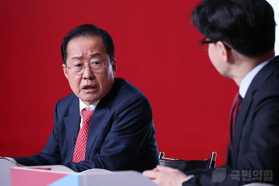 제목 노출 영역입니다 이미지