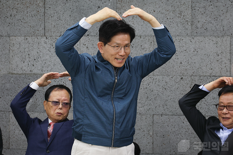 제목 노출 영역입니다 이미지