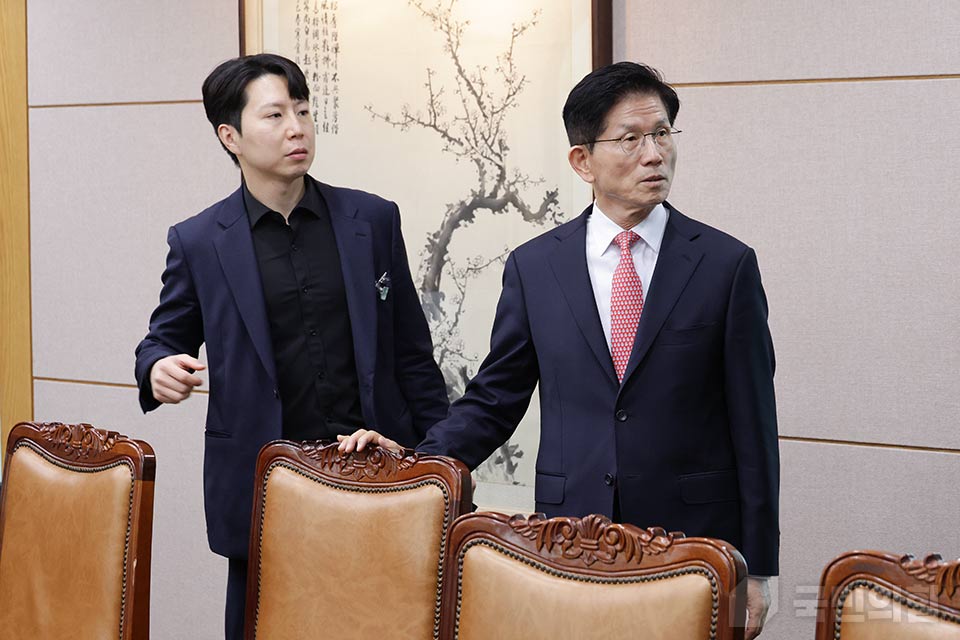 제목 노출 영역입니다 이미지
