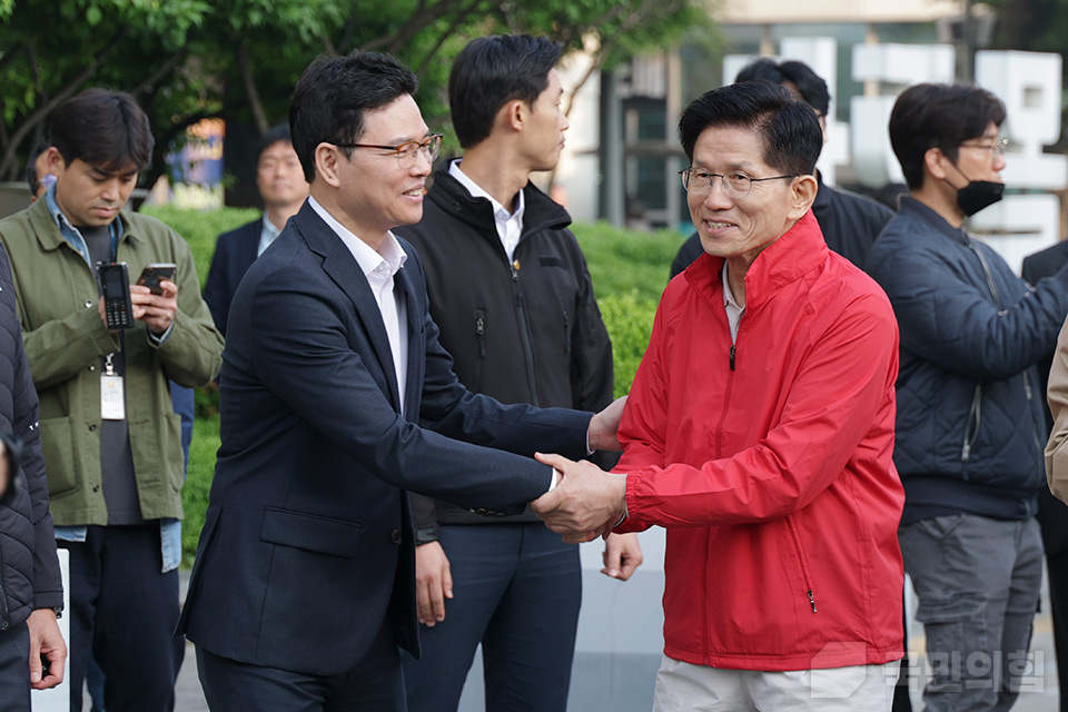 제목 노출 영역입니다 이미지