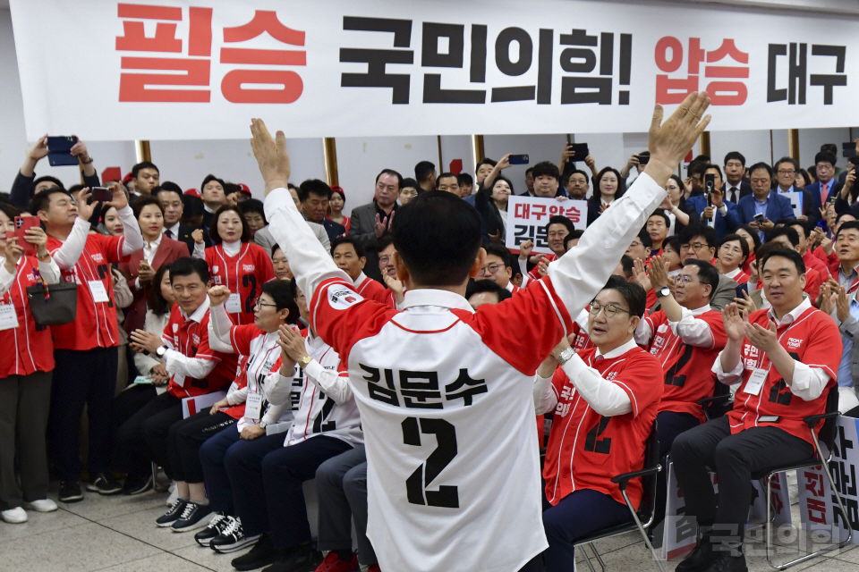 제목 노출 영역입니다 이미지