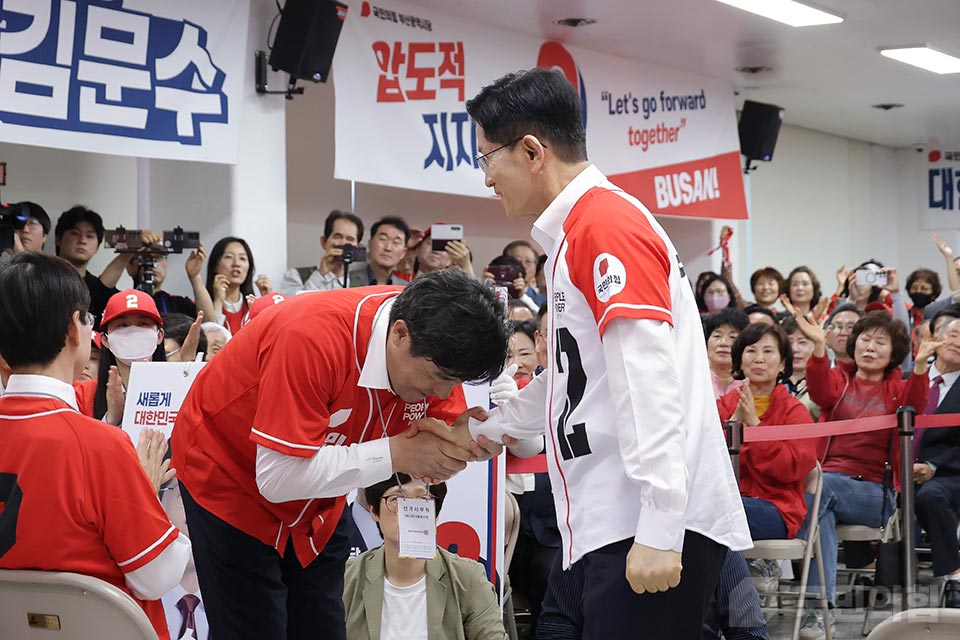 제목 노출 영역입니다 이미지