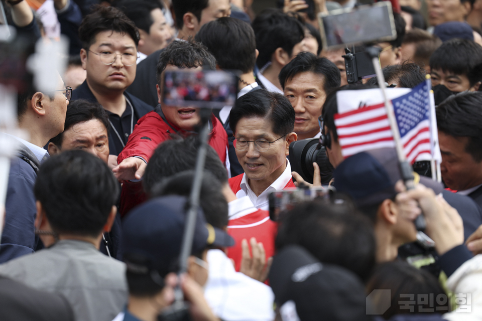 제목 노출 영역입니다 이미지