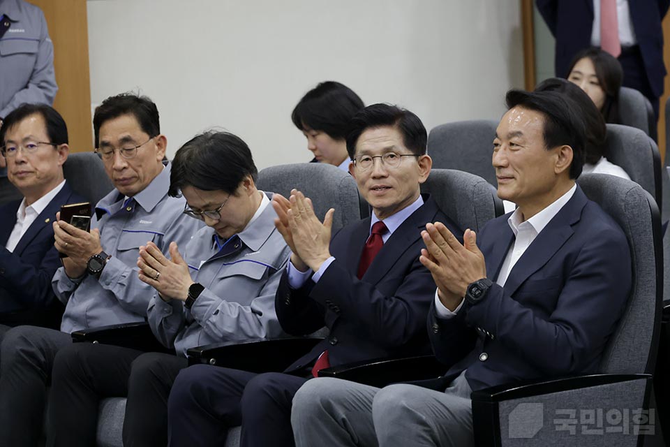제목 노출 영역입니다 이미지