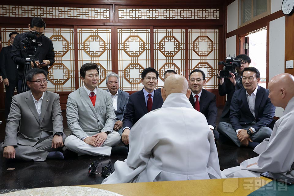 제목 노출 영역입니다 이미지