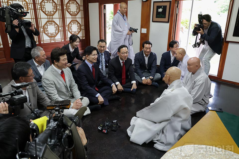 제목 노출 영역입니다 이미지