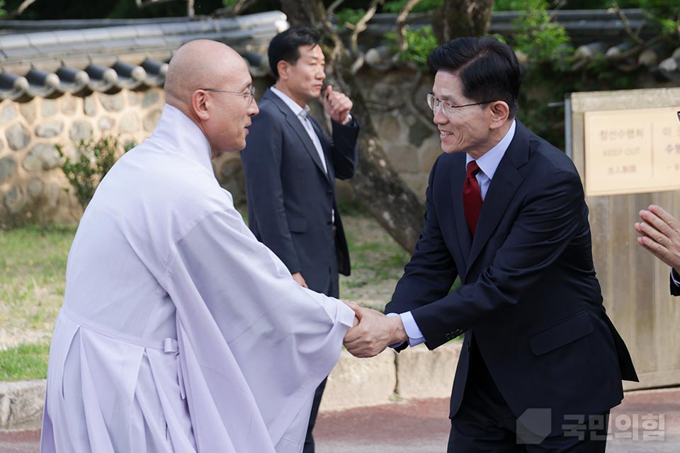 제목 노출 영역입니다 이미지