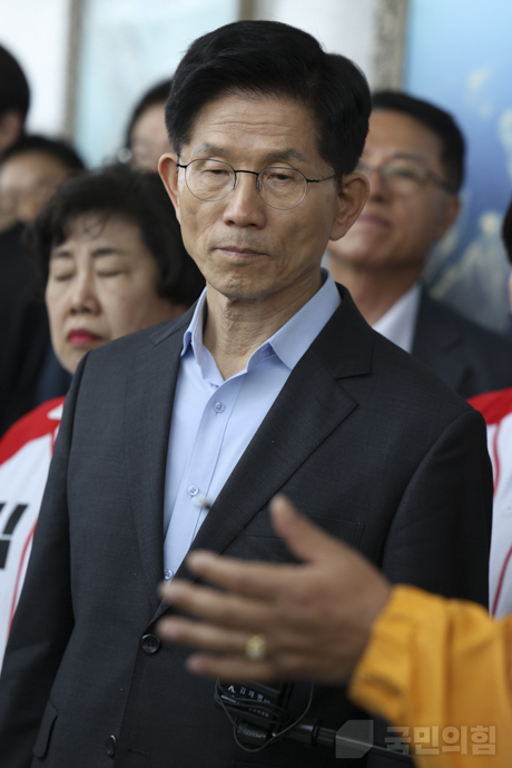 제목 노출 영역입니다 이미지