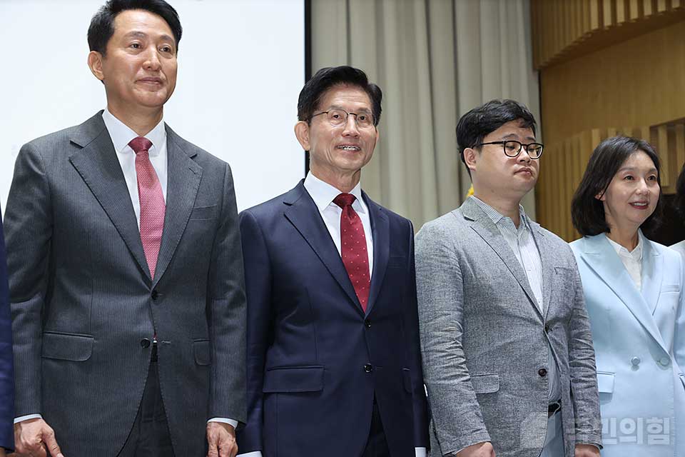 제목 노출 영역입니다 이미지