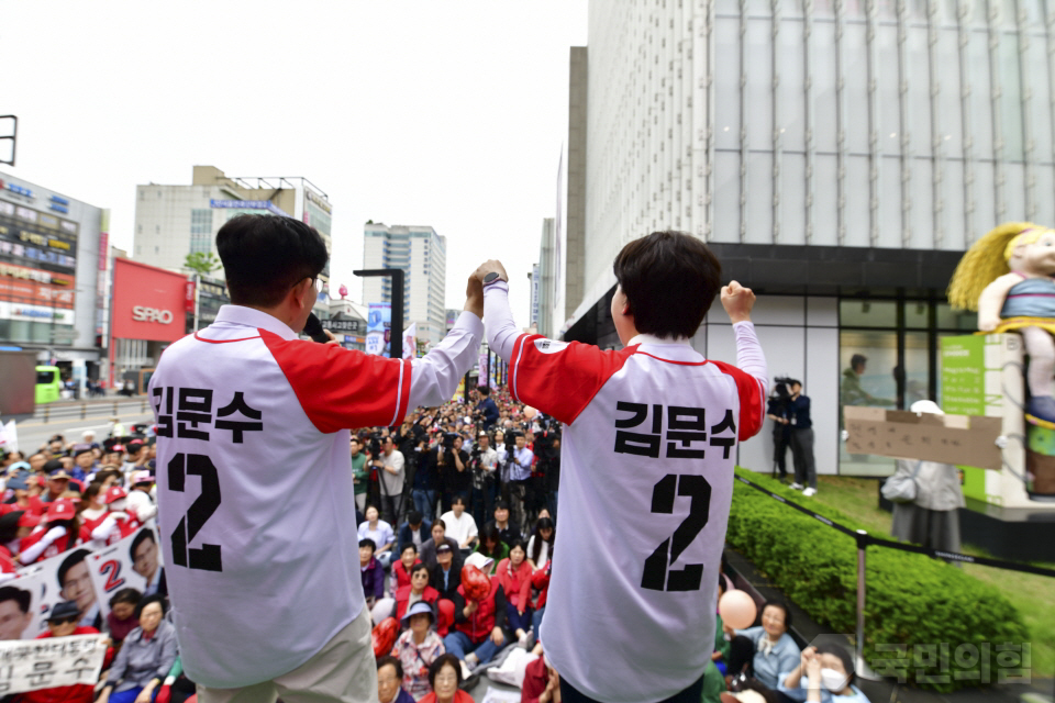 제목 노출 영역입니다 이미지