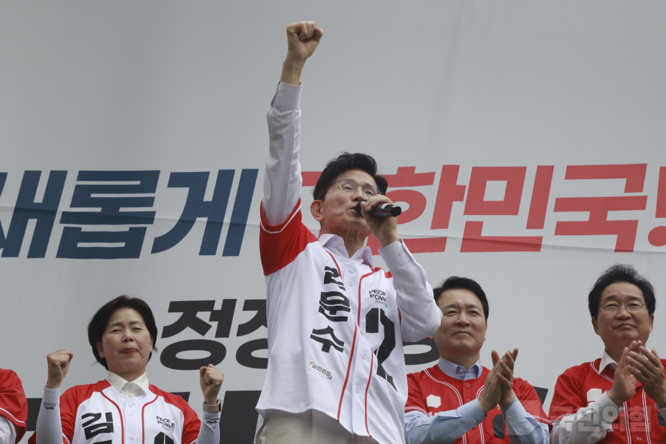 제목 노출 영역입니다 이미지