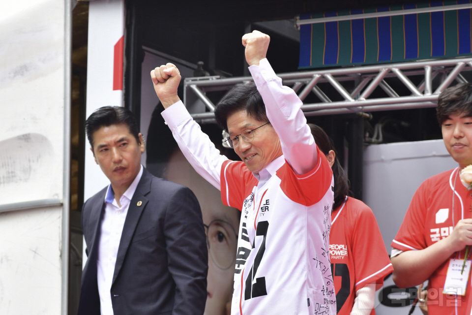 제목 노출 영역입니다 이미지