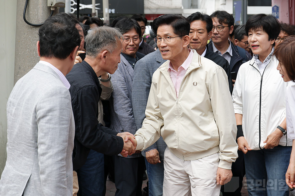 제목 노출 영역입니다 이미지