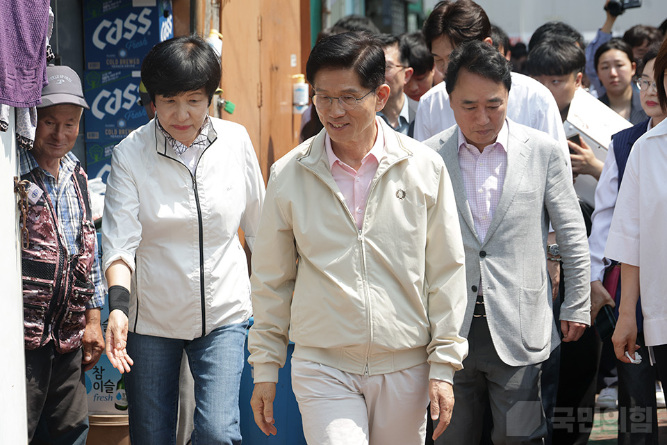 제목 노출 영역입니다 이미지