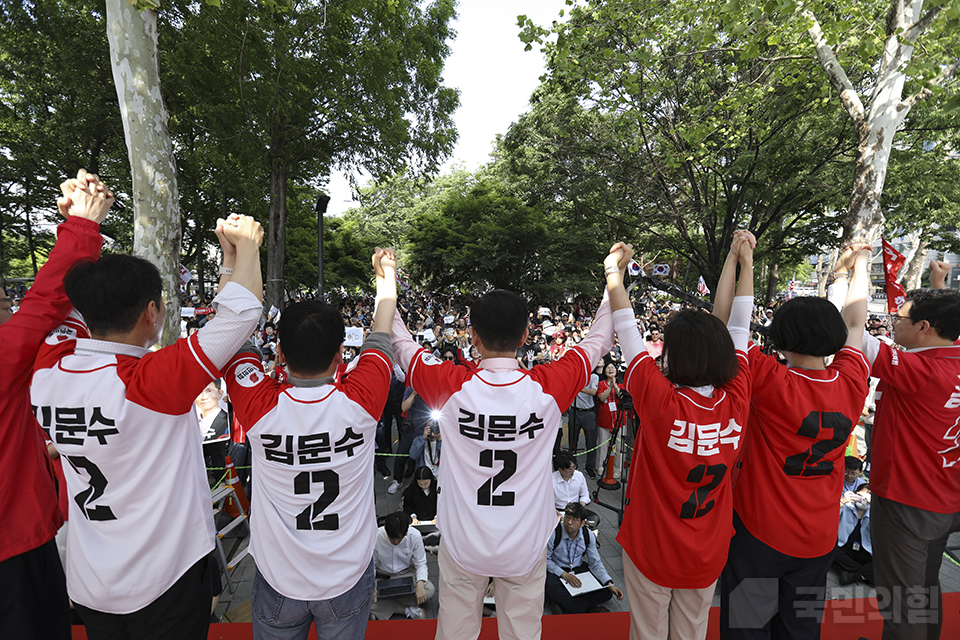 제목 노출 영역입니다 이미지
