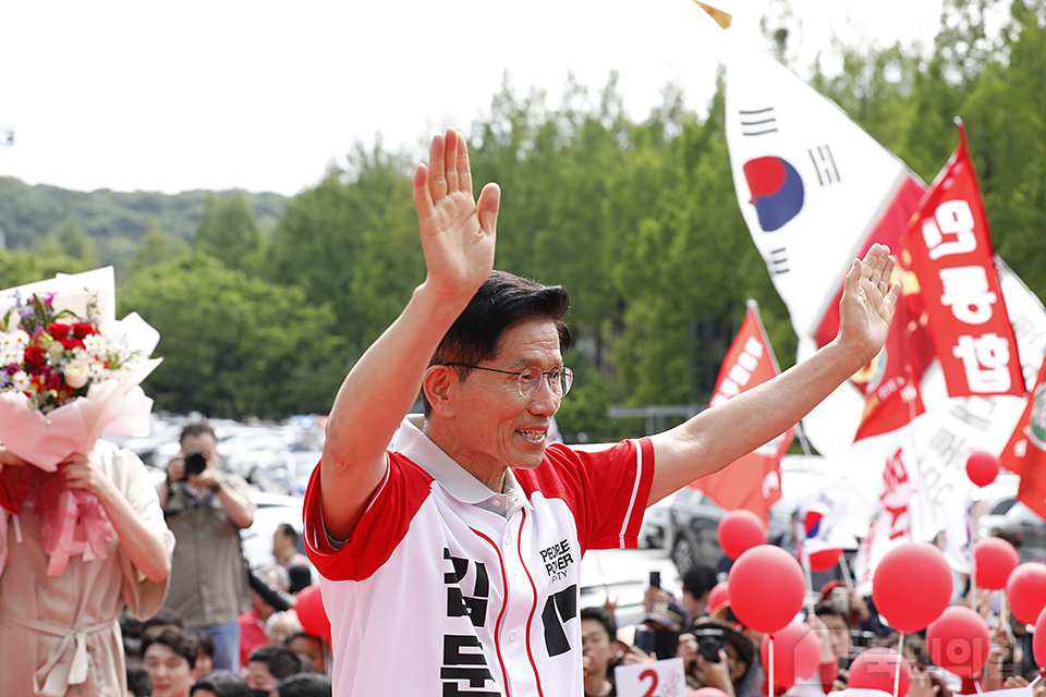 제목 노출 영역입니다 이미지