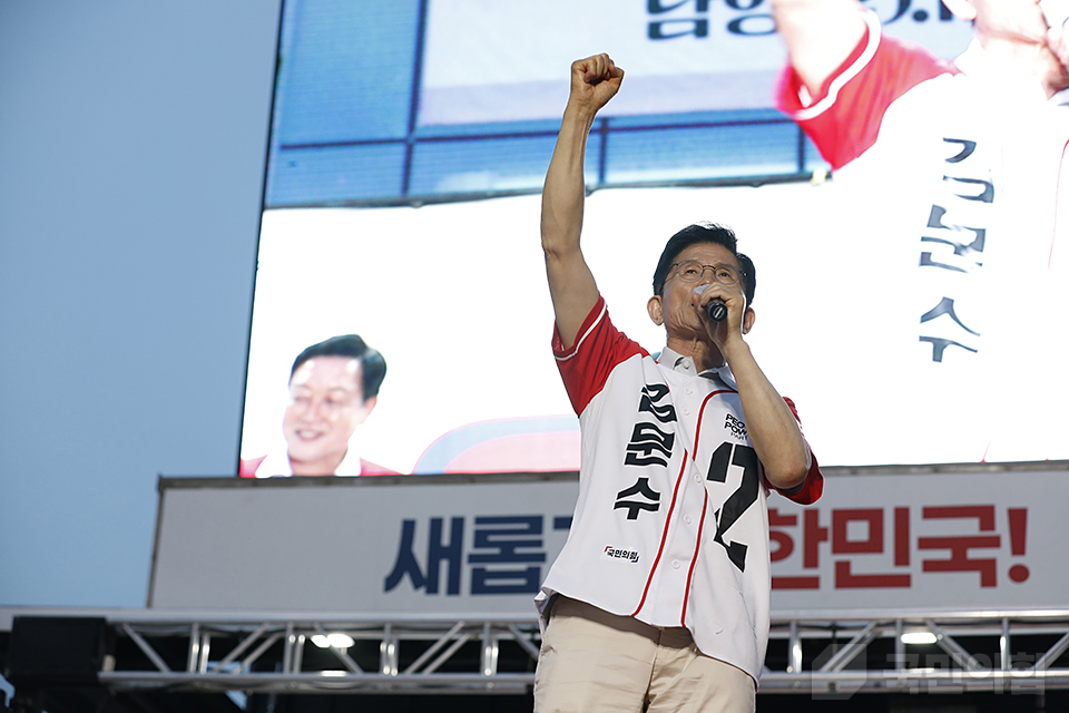 제목 노출 영역입니다 이미지