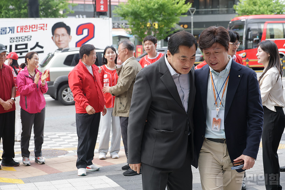 제목 노출 영역입니다 이미지