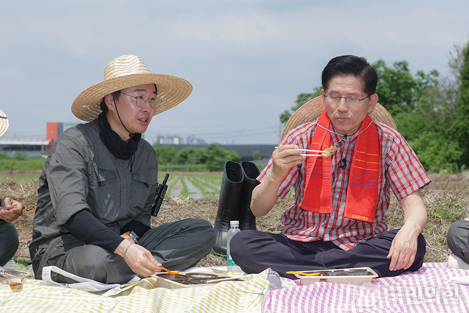 제목 노출 영역입니다 이미지
