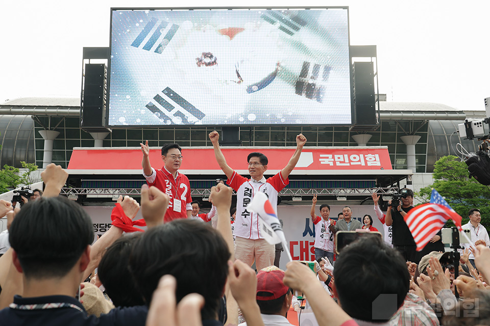 제목 노출 영역입니다 이미지