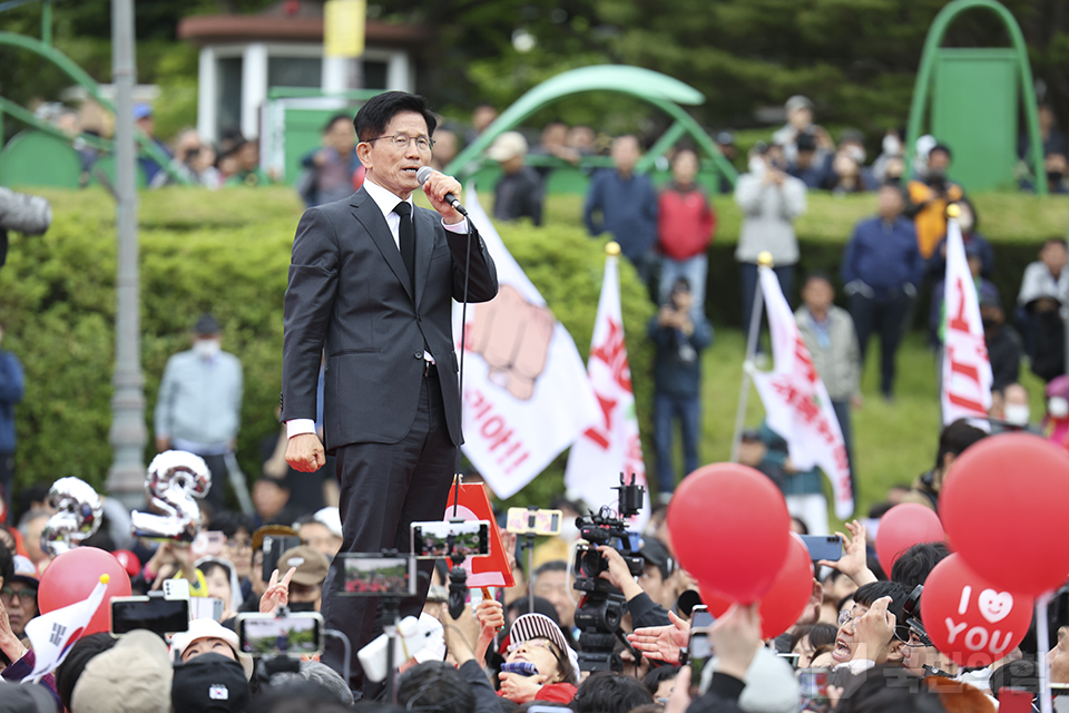 제목 노출 영역입니다 이미지
