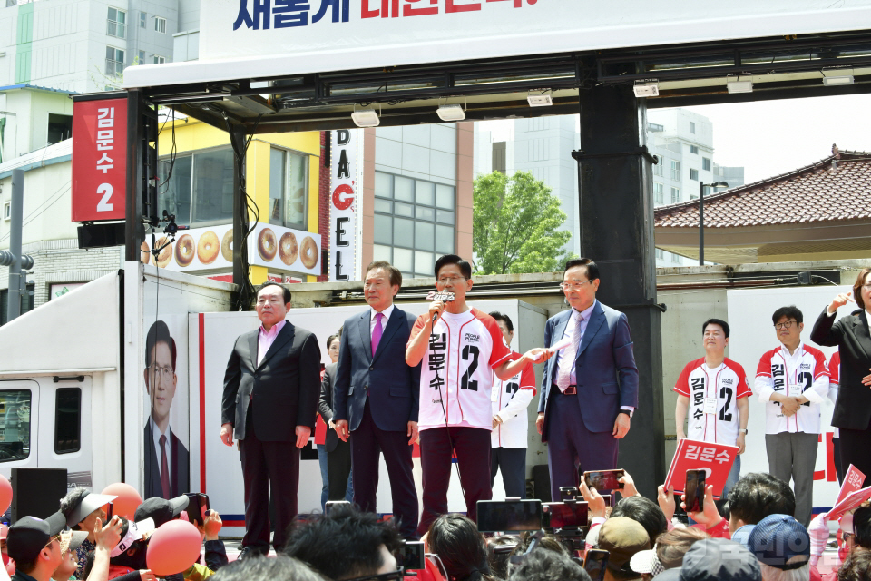 제목 노출 영역입니다 이미지