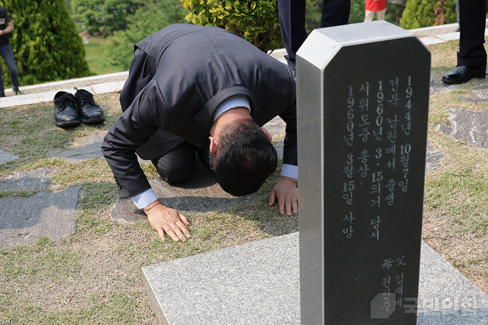 제목 노출 영역입니다 이미지