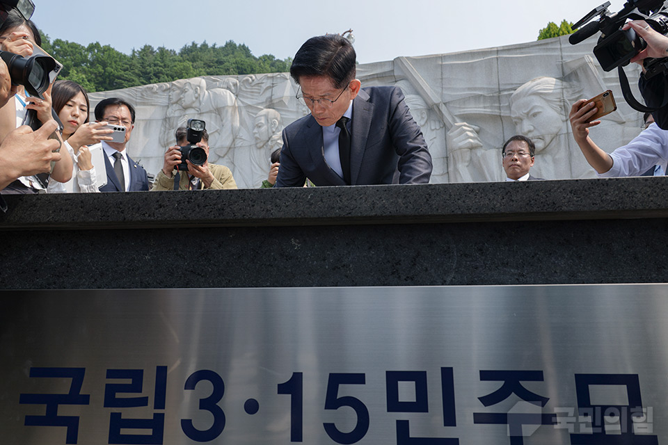 제목 노출 영역입니다 이미지
