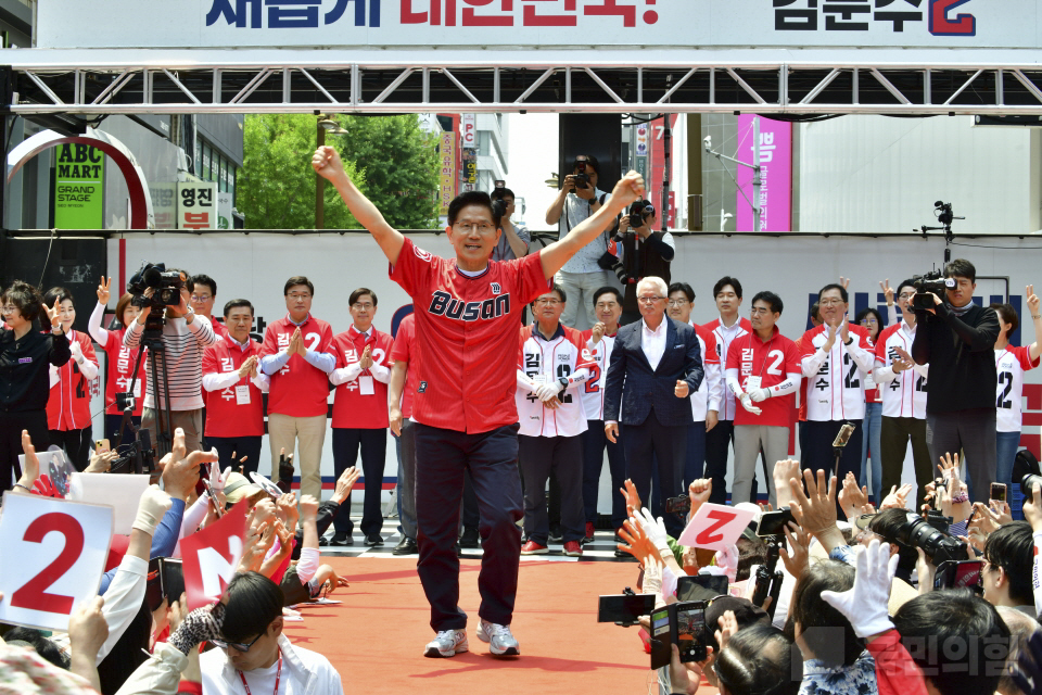 제목 노출 영역입니다 이미지