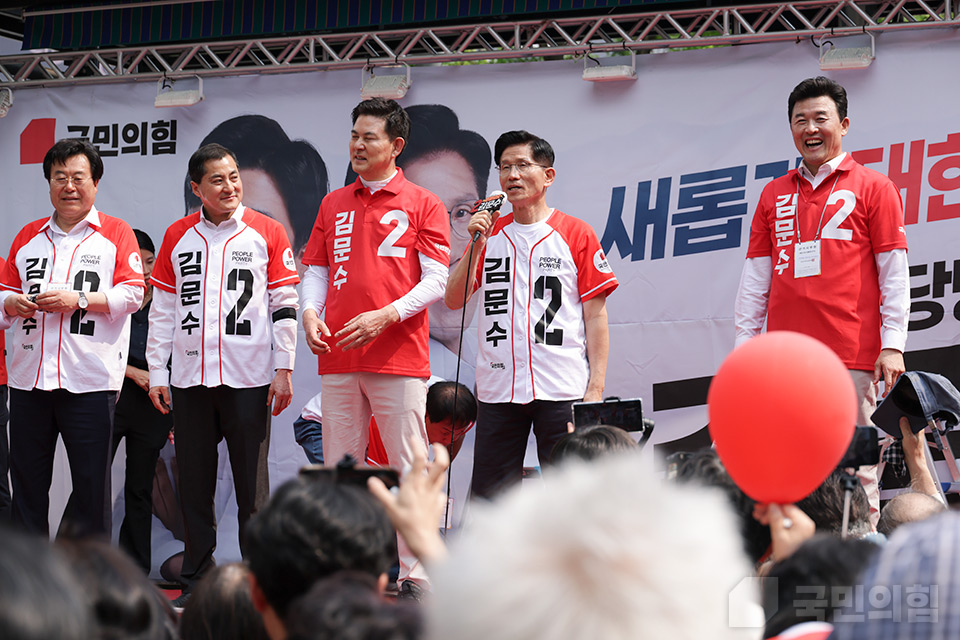 제목 노출 영역입니다 이미지