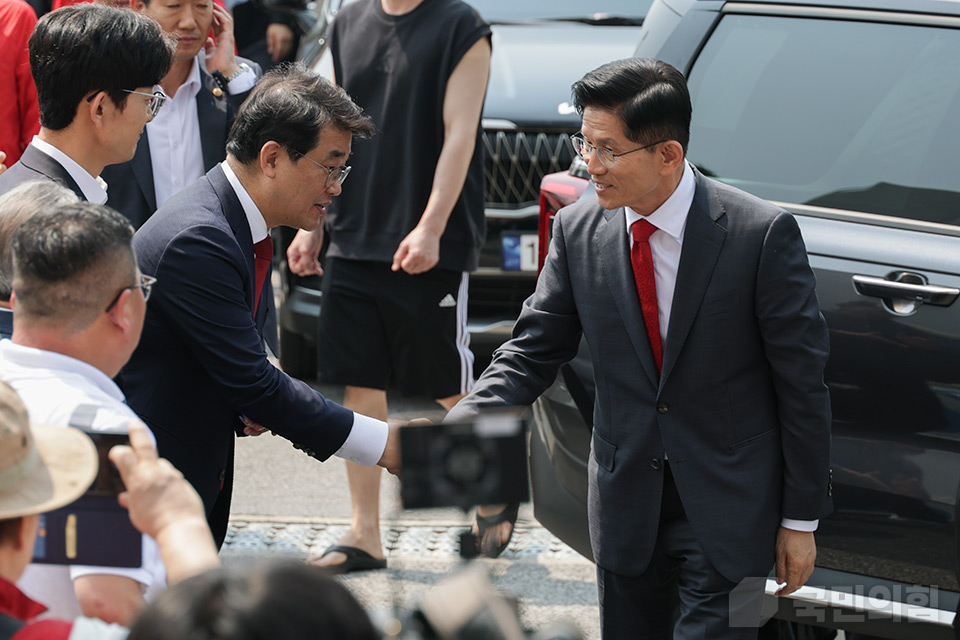 제목 노출 영역입니다 이미지