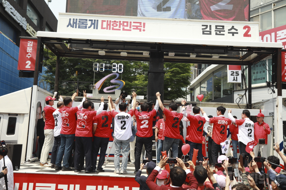 제목 노출 영역입니다 이미지