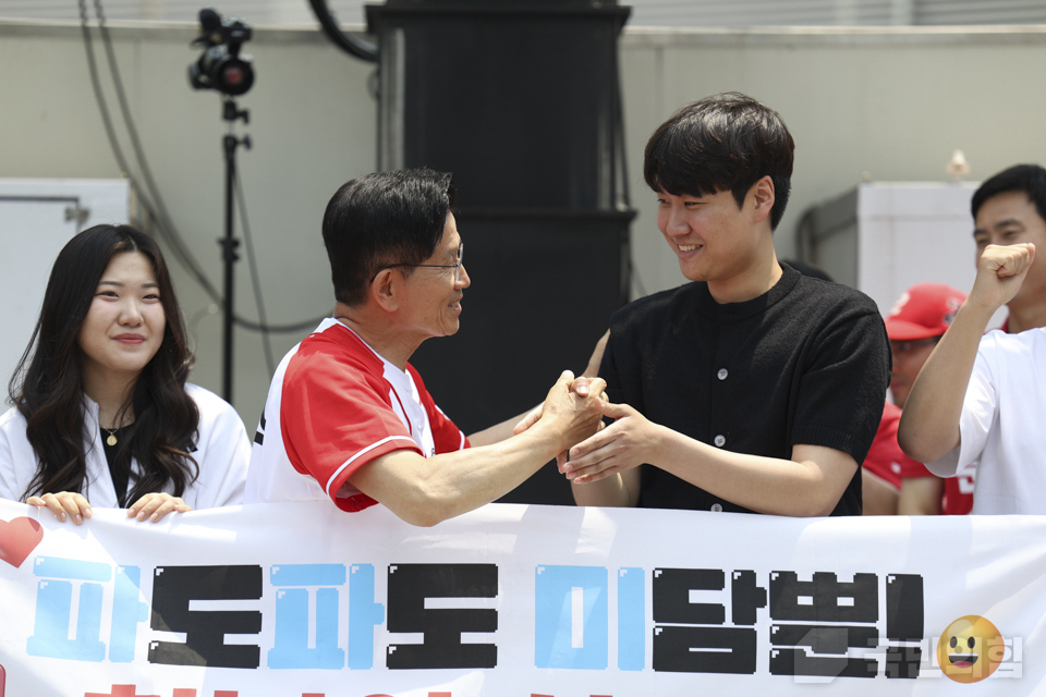 제목 노출 영역입니다 이미지