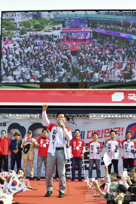 제목 노출 영역입니다 이미지