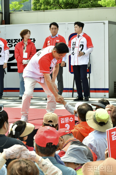제목 노출 영역입니다 이미지