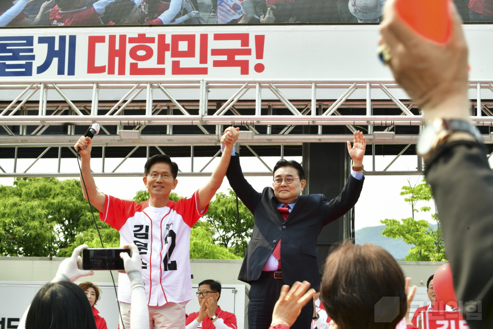 제목 노출 영역입니다 이미지