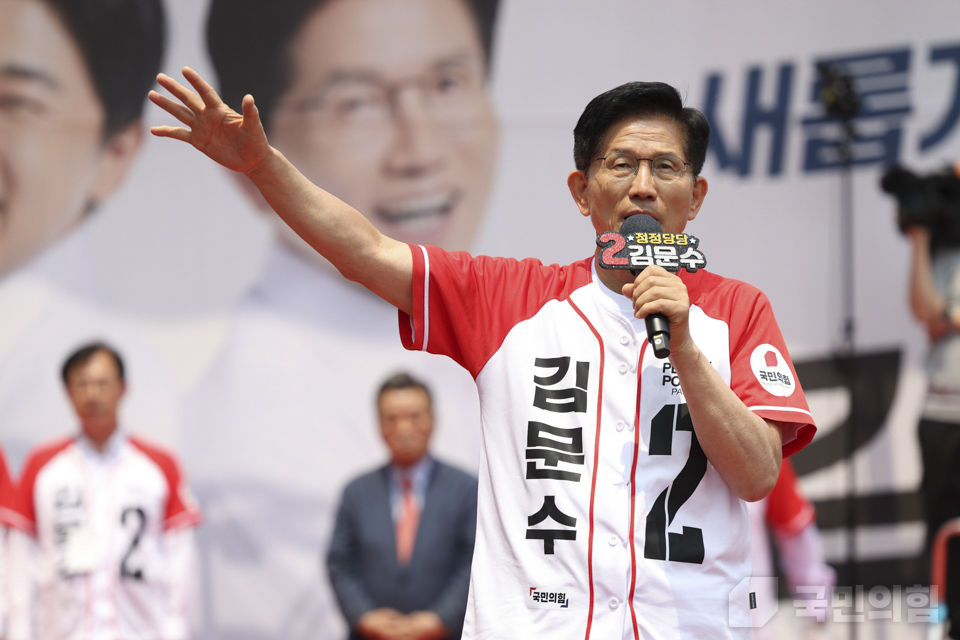 제목 노출 영역입니다 이미지