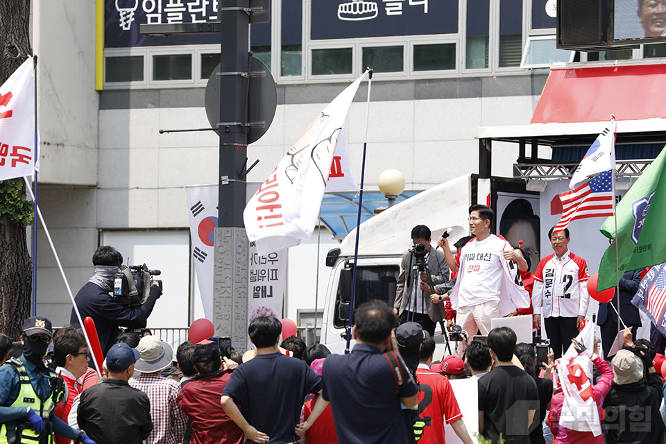 제목 노출 영역입니다 이미지