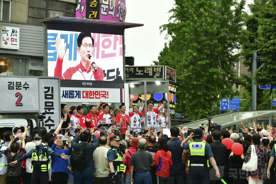 제목 노출 영역입니다 이미지