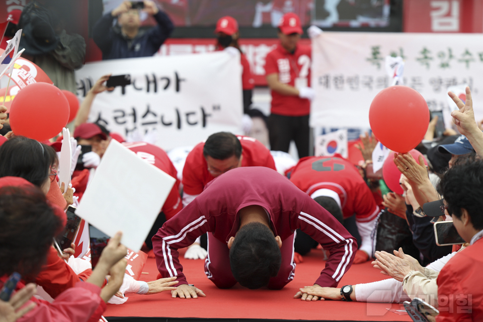 제목 노출 영역입니다 이미지