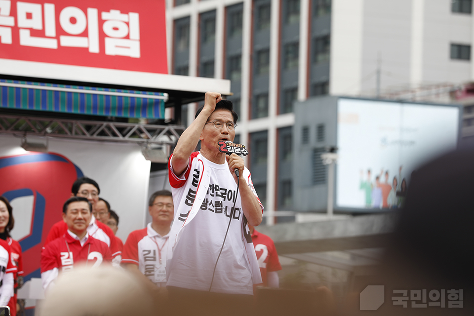 제목 노출 영역입니다 이미지