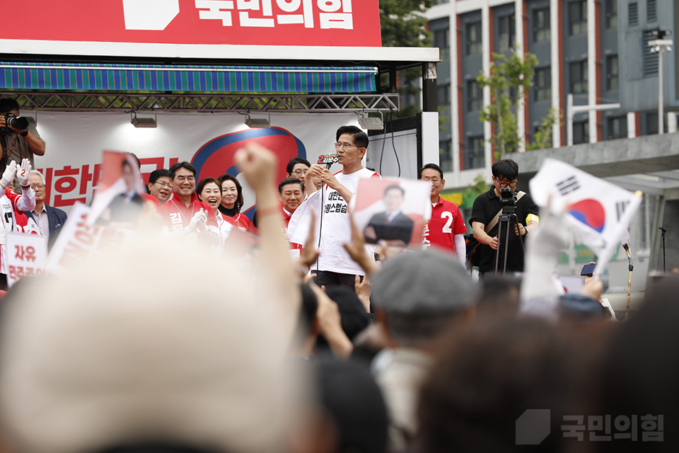 제목 노출 영역입니다 이미지