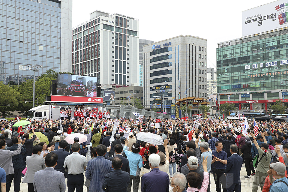 제목 노출 영역입니다 이미지