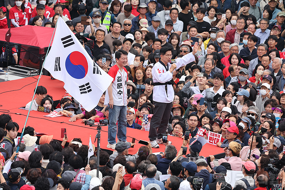 제목 노출 영역입니다 이미지