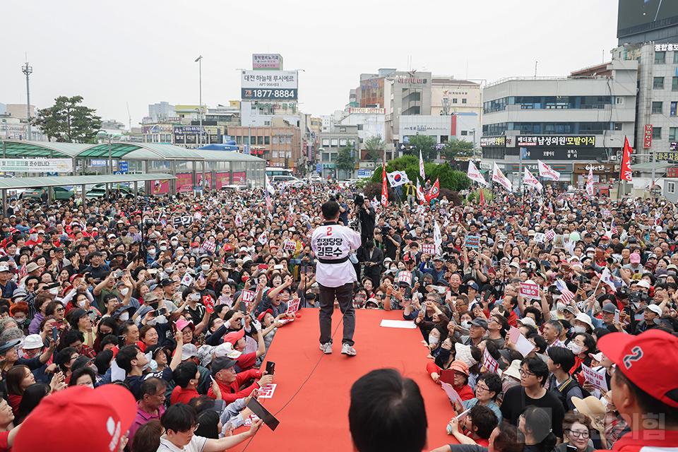 제목 노출 영역입니다 이미지
