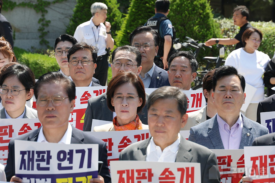 제목 노출 영역입니다 이미지