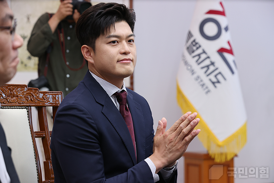 제목 노출 영역입니다 이미지